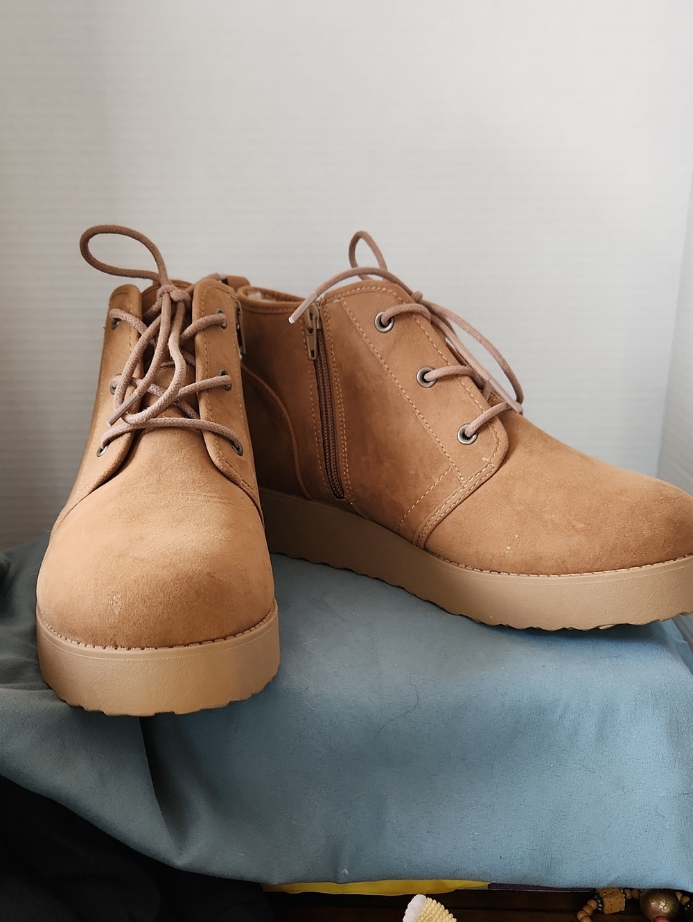 Classic Tan Women's Zipper Lace-Up Fur Lined Ankle Shoes Size 10M